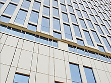 БЦ Lotte на Профсоюзной: Монтаж вентилируемого фасада и стеклопакетов